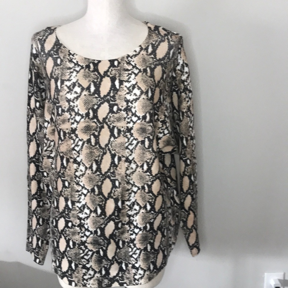Snake print long sleeve shirt. Medium stretchy